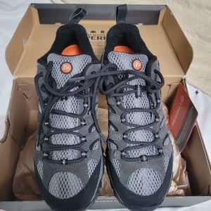 Men's Moab waterproof hiking shoes, size 8.5, Beluga